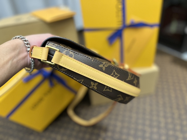 ルイヴィトンバッグ側面デザイン